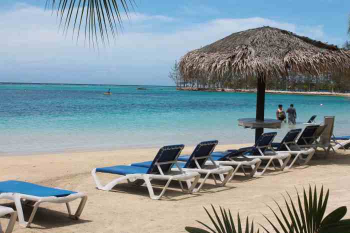 Beach bay west roatan honduras break resort adventure package excursions beaches excursion cruise travel guide